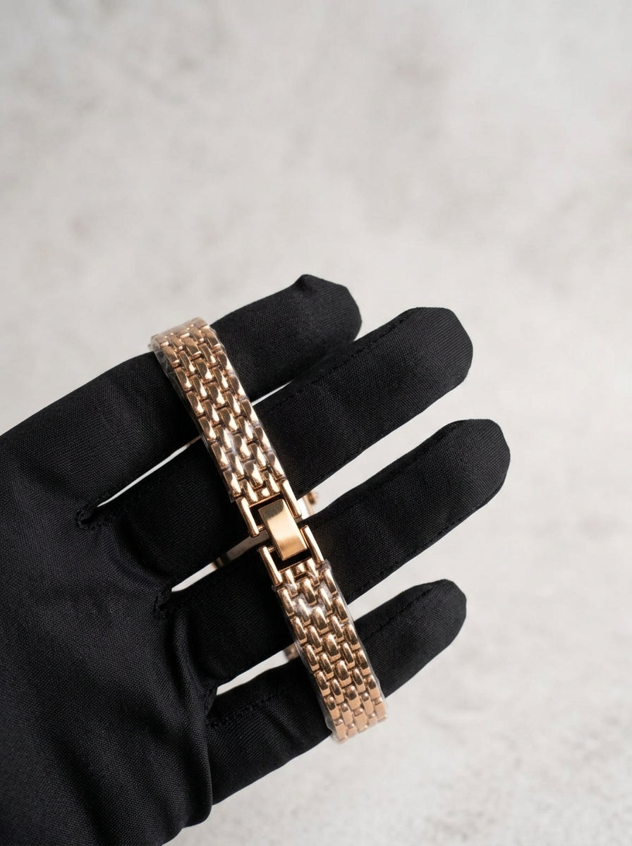 GUGUO Ladies Rose Gold Rectangular Watch – Champagne Dial & Link Bracelet