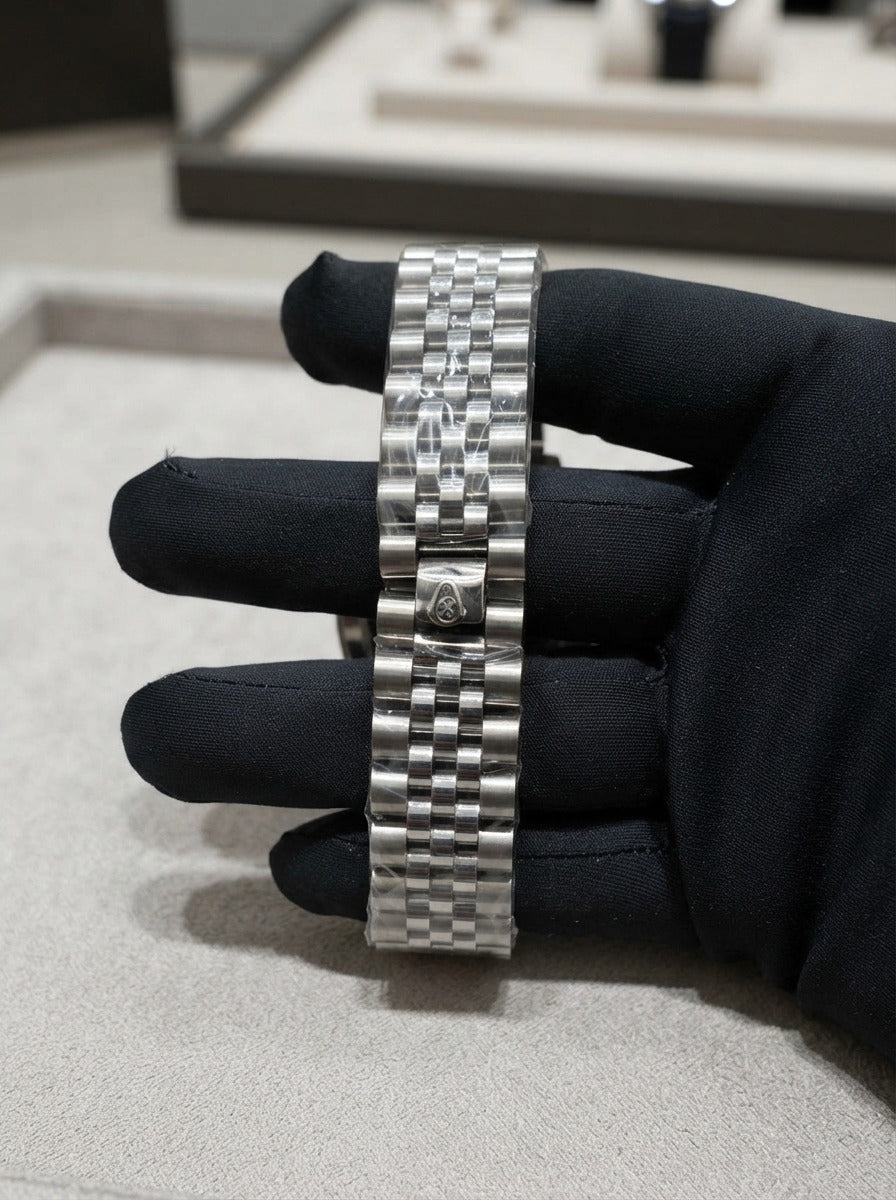 Rolex GMT-Master II – Grey & Black Bezel